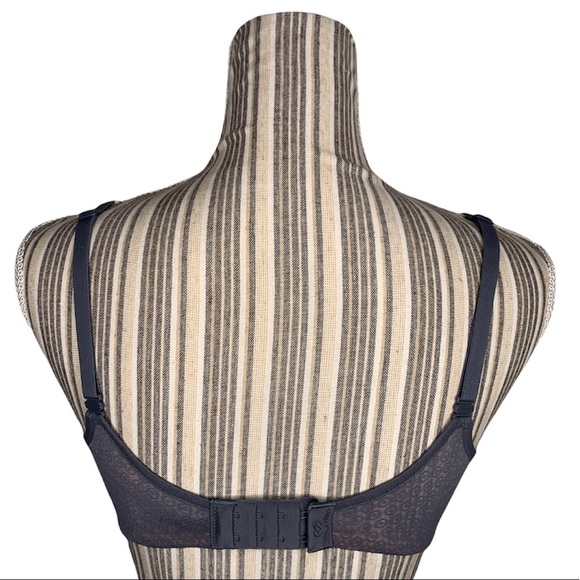 Victoria’s Secret Body By Victoria Unlined Demi Underwire Bra - Picture 4 of 8